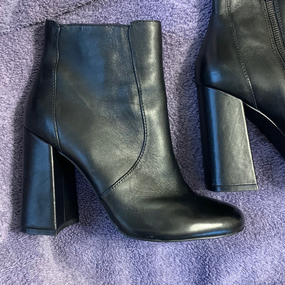 Steve Madden heeled leather boots size 7.5